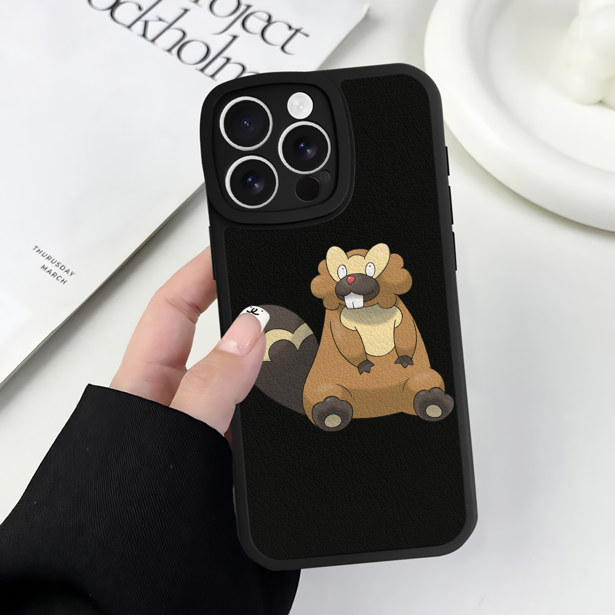 （画像用） ポケットモンスター Pokémon 【iPhone 16シリーズ対応】シリコンスマホケース（レザー調） 材質：シリコン